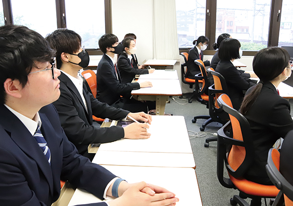 履歴書、面接練習、就職活動を個別サポート！